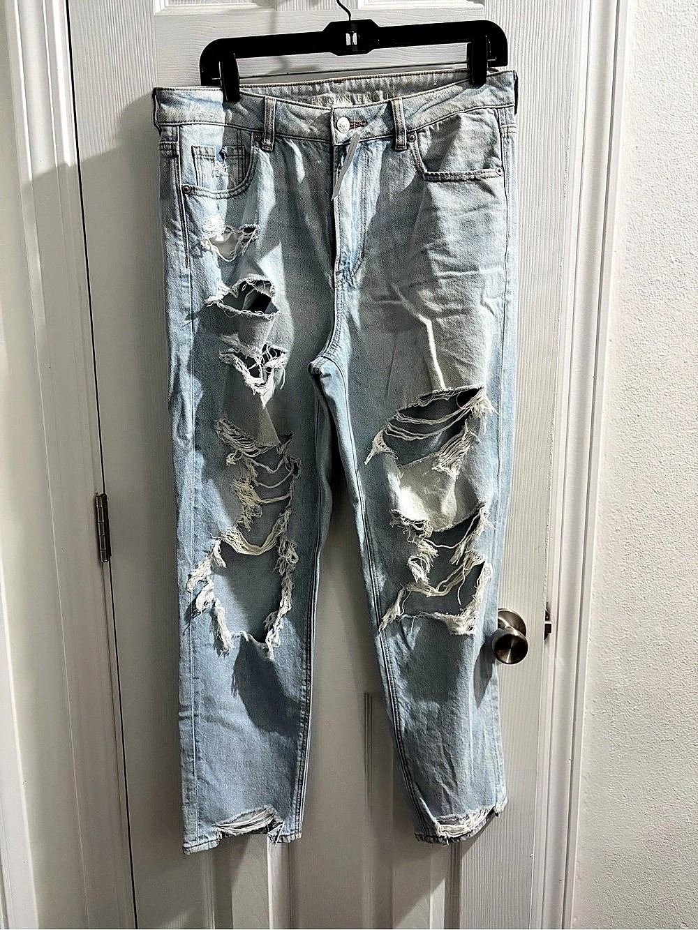 American Eagle Strigid Distressed Jeans in Blue Waist 12 NWT